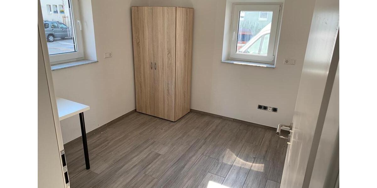 Reihenhaus Schwäbisch Gmünd - 8 Zimmer, 140 m&sup2;, 1.500&euro; | Angebot:27643046
