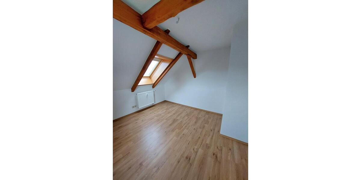 Dachgeschoßwohnung Großröhrsdorf - 3 Zimmer, 66 m&sup2;, 529&euro; | Angebot:24592773