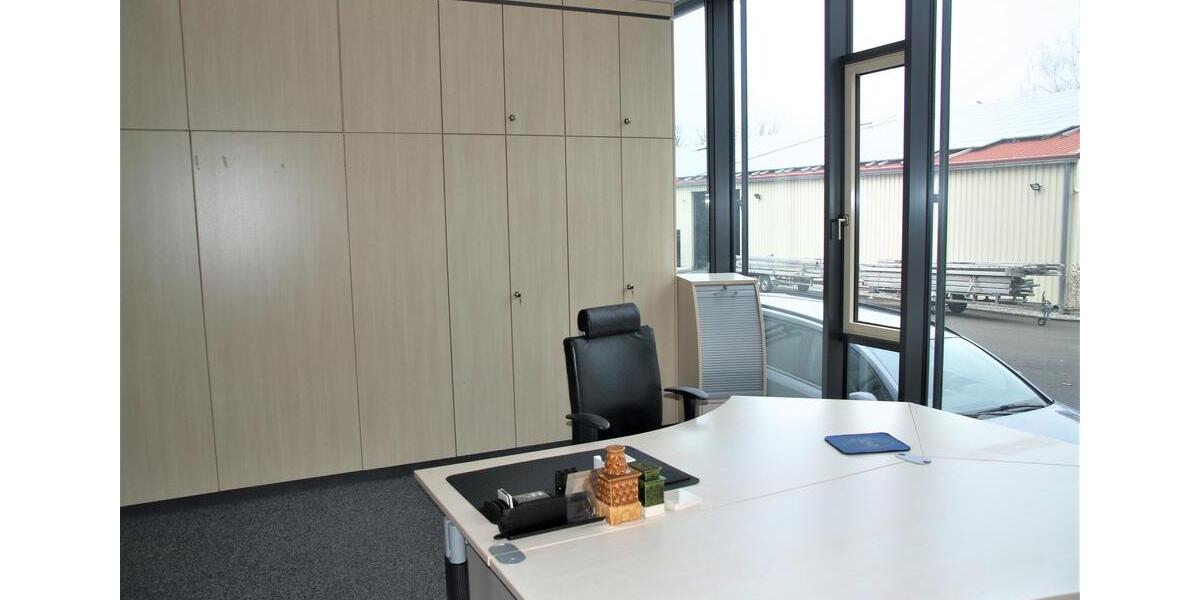 Bürofläche und Ausstellungsfläche zu vermieten zimmer