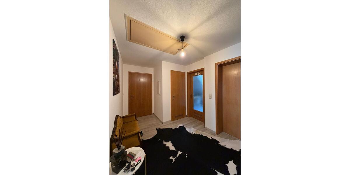 Dachgeschoßwohnung Neuenmarkt - 1 Zimmer, 75 m&sup2;, 350&euro; | Angebot:26237268