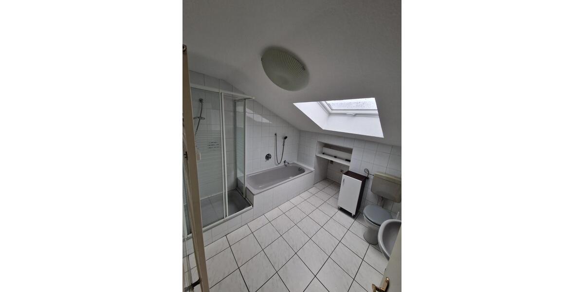 Dachgeschoßwohnung Lützelbach - 4 Zimmer, 84 m&sup2;, 750&euro; | Angebot:24470176