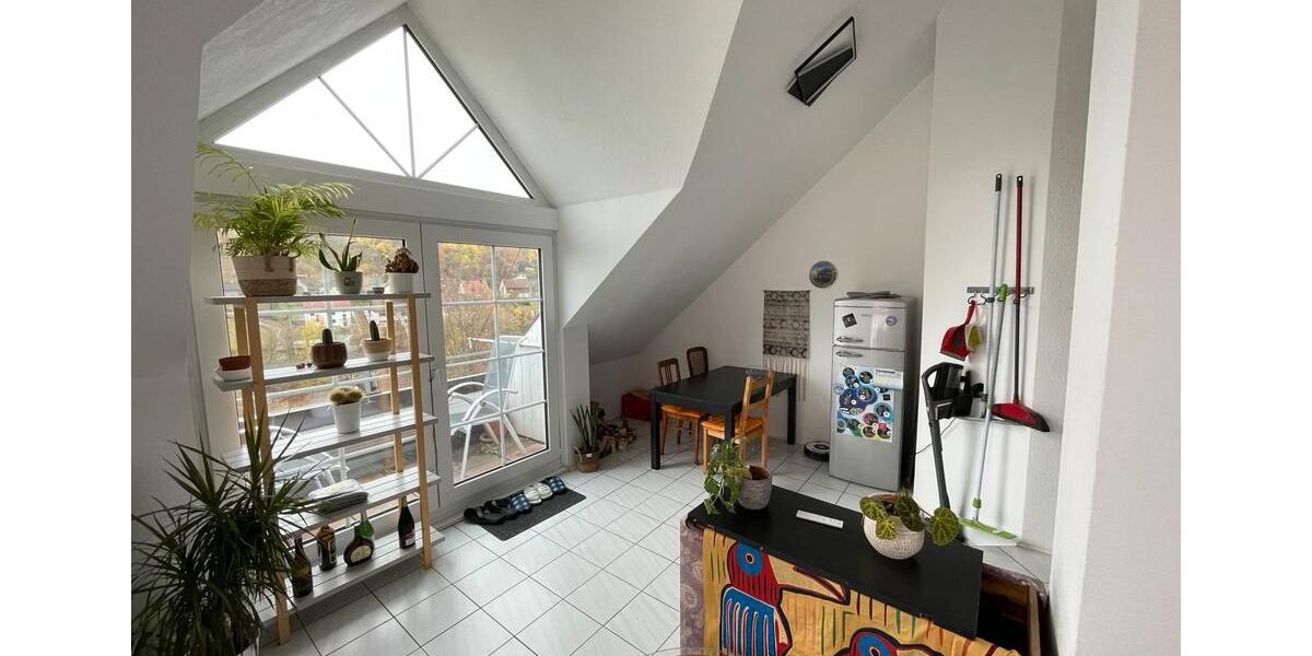 Zwei Zimmer in 2er WG Würzburg Höchberg Balkon DG 2 zimmer