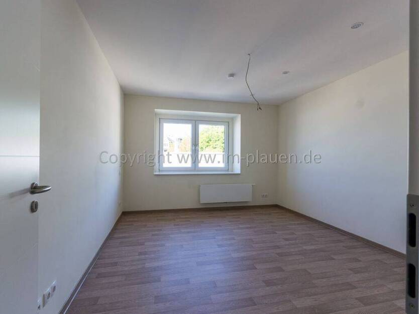 2 Zimmerwohnung mit Aufzug - modernes Bad mit BW-DU inkl. Badmöbel - Balkon - LED Beleuchtung