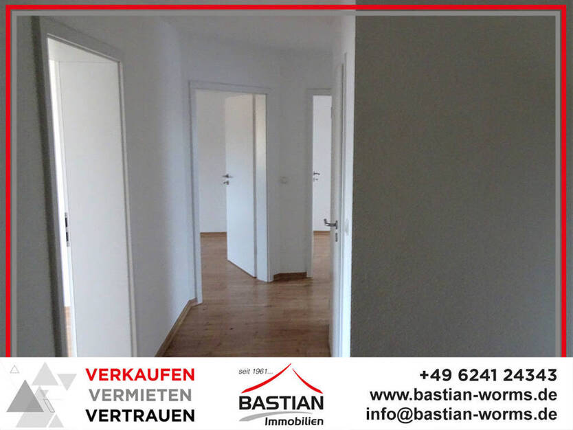 Gar nicht so schräg: Dachgeschoss - 3 12 Zimmer - renovierter Altbau - Garage - Zentrumslage!