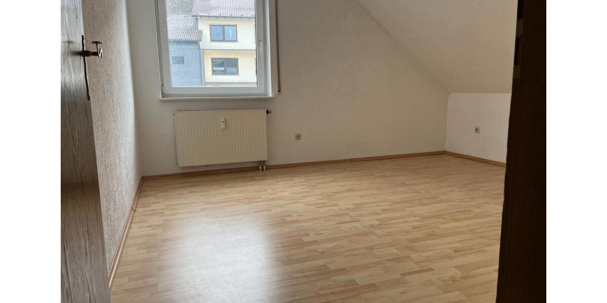 Dachgeschoßwohnung Werdohl - 3 Zimmer, 70 m&sup2;, 450&euro; | Angebot:26439201