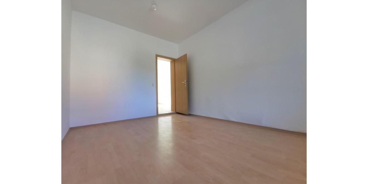 Erdgeschoßwohnung Braunsbedra - 3 Zimmer, 51 m&sup2;, 279&euro; | Angebot:25962102