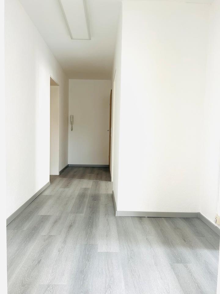 stilvolle, renovierte 3-Zimmerwohnung mit Balkon in Karlsruhe zimmer