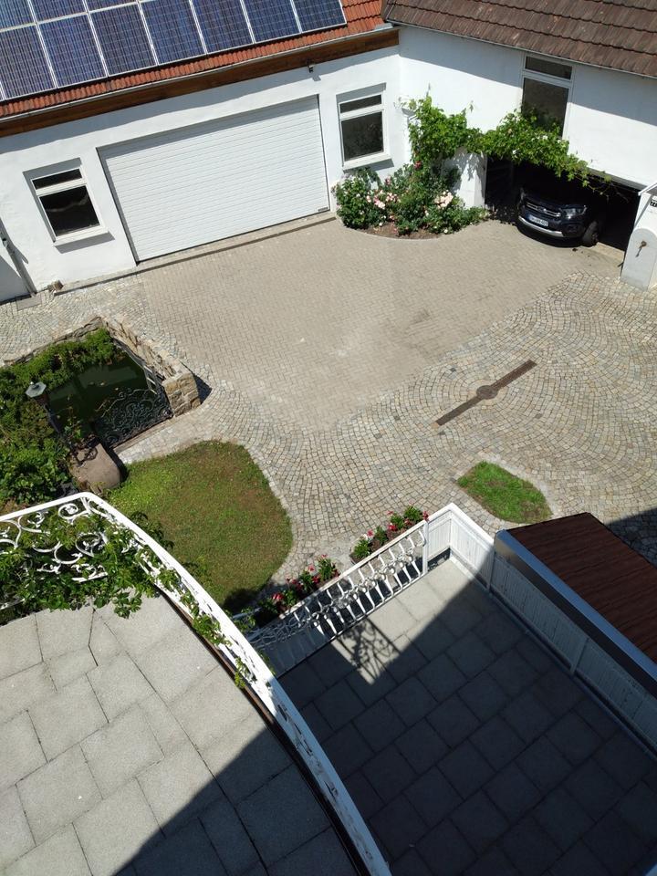 Großz. Einfam.haus mit Einl.w., Hof, Garten, Garage in Gernach