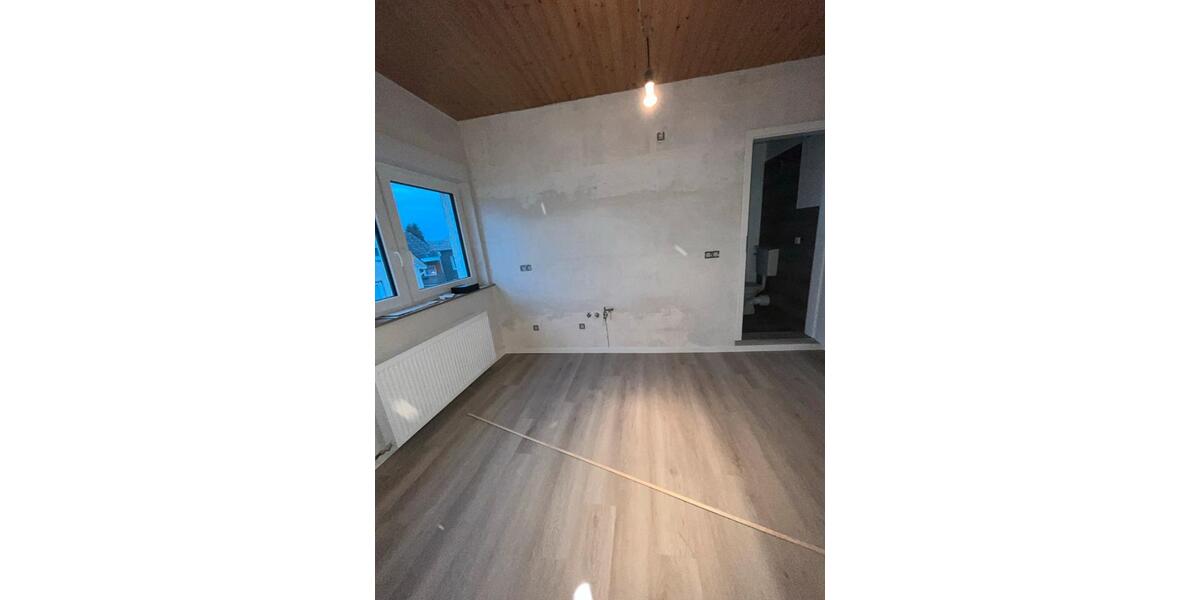 Etagenwohnung Staufenberg - 5 Zimmer, 130 m&sup2;, 1.250&euro; | Angebot:24785498