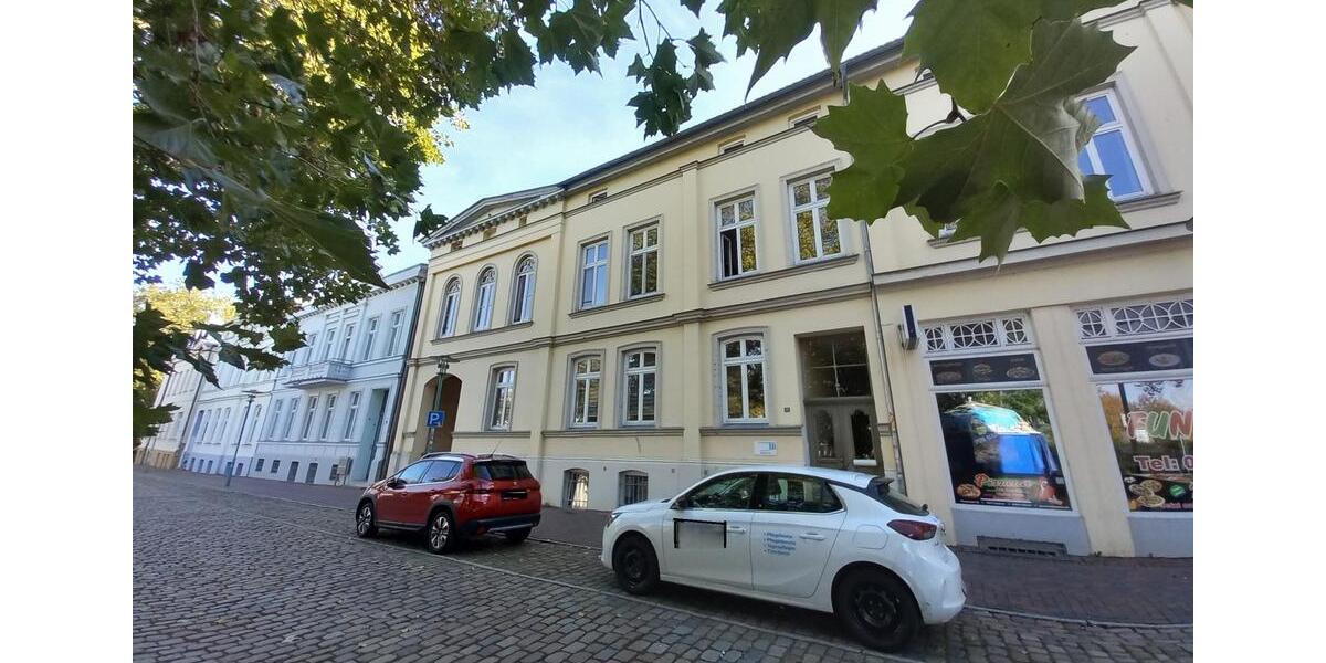 Etagenwohnung Güstrow - 3 Zimmer, 99 m&sup2;, 680&euro; | Angebot:25143167