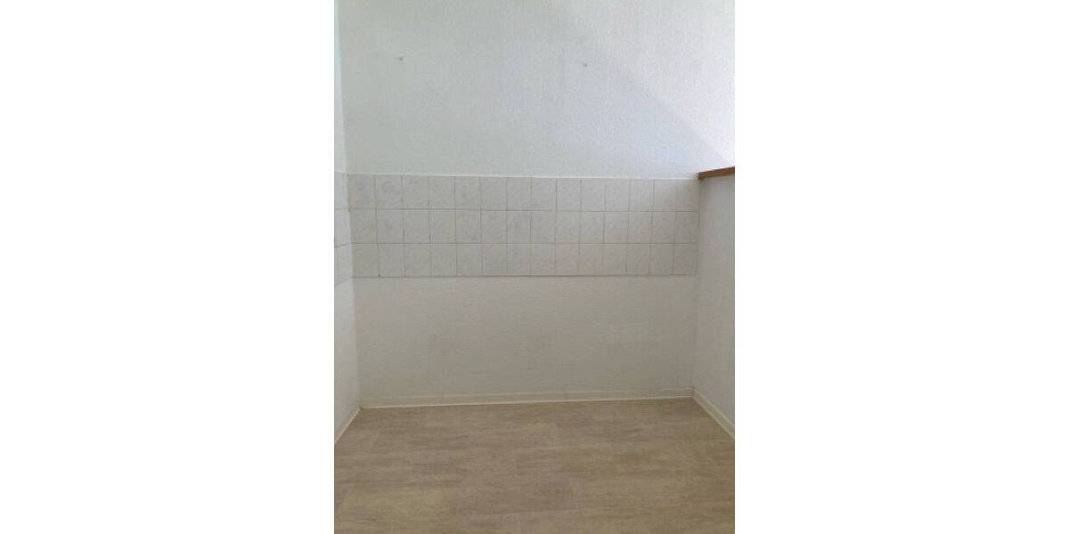 Etagenwohnung Dessau-Roßlau Süd - 3 Zimmer, 49 m&sup2;, 308&euro; | Angebot:26841875