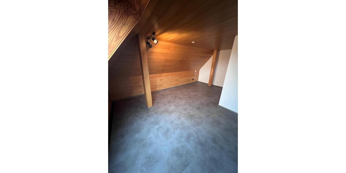 Dachgeschoßwohnung Bad Friedrichshall - 2 Zimmer, 50 m&sup2;, 900&euro; | Angebot:25208348