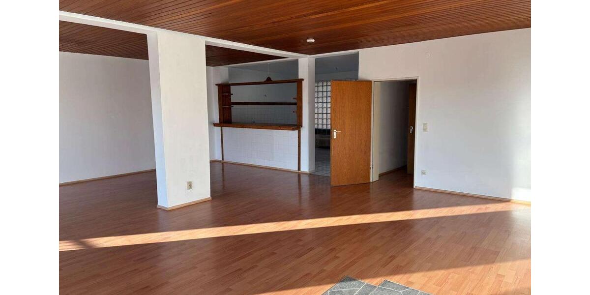 Erdgeschoßwohnung Hennef (Sieg) - 3 Zimmer, 150 m&sup2;, 1.350&euro; | Angebot:26461049