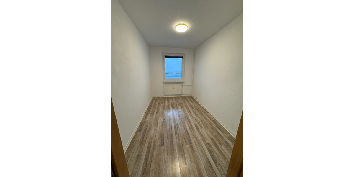 Wohnen auf Zeit Neubrandenburg - 1 Zimmer, 150 m&sup2;, 365&euro; | Angebot:25137078