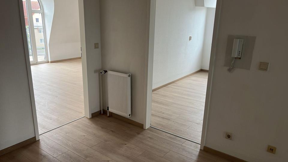 Dachgeschoßwohnung Bitterfeld-Wolfen Bitterfeld - 3 Zimmer, 70 m&sup2;, 734&euro; | Angebot:26460976