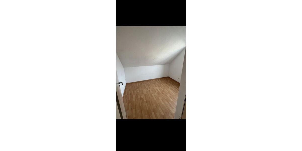 Dachgeschoßwohnung Dissen am Teutoburger Wald - 5 Zimmer, 90 m&sup2;, 950&euro; | Angebot:26251206