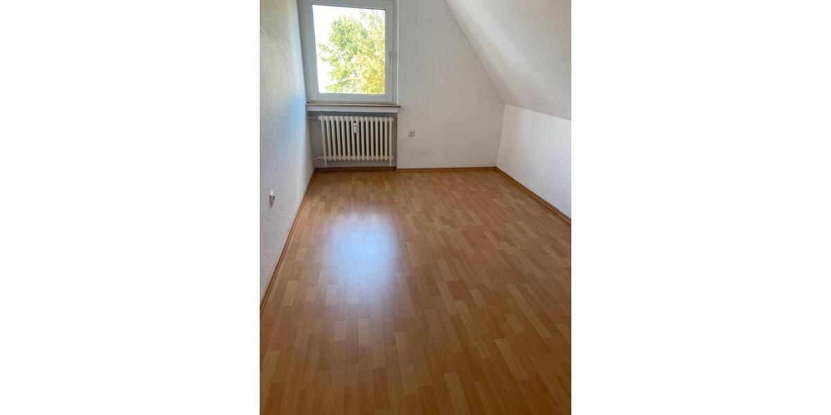 Etagenwohnung Hilchenbach - 4 Zimmer, 140 m&sup2;, 800&euro; | Angebot:26605412