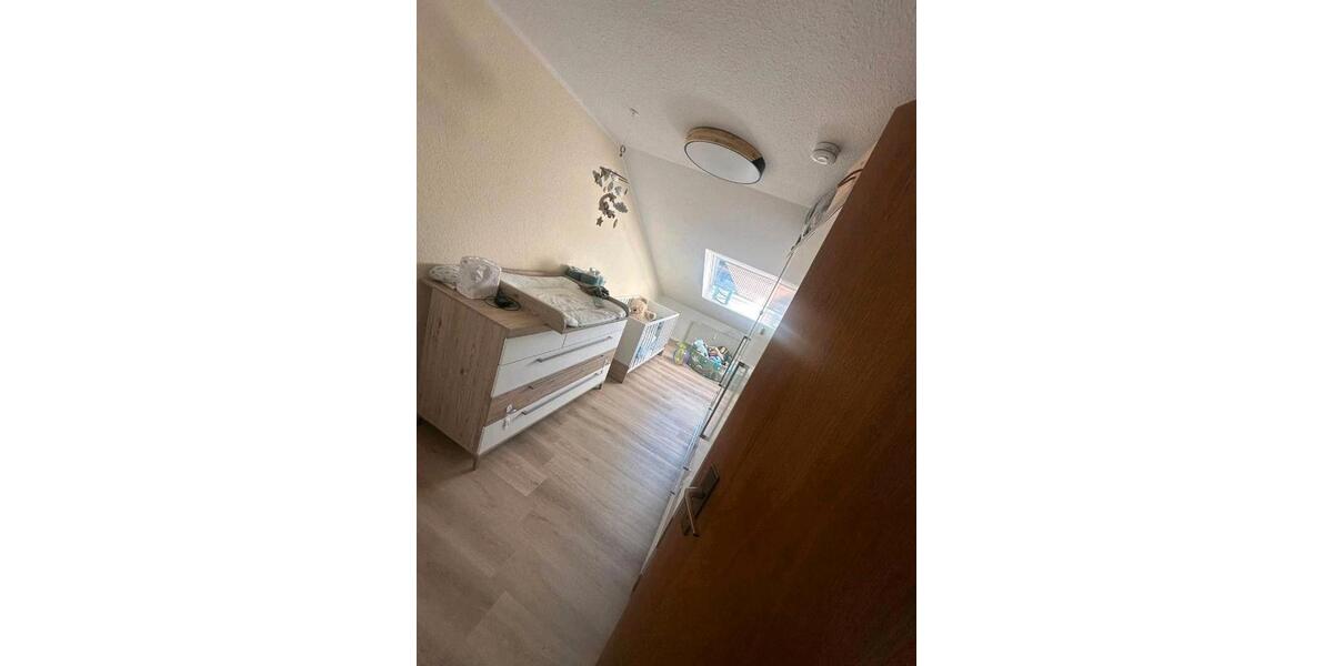 Dachgeschoßwohnung Wallenhorst - 3 Zimmer, 81 m&sup2;, 550&euro; | Angebot:26035197