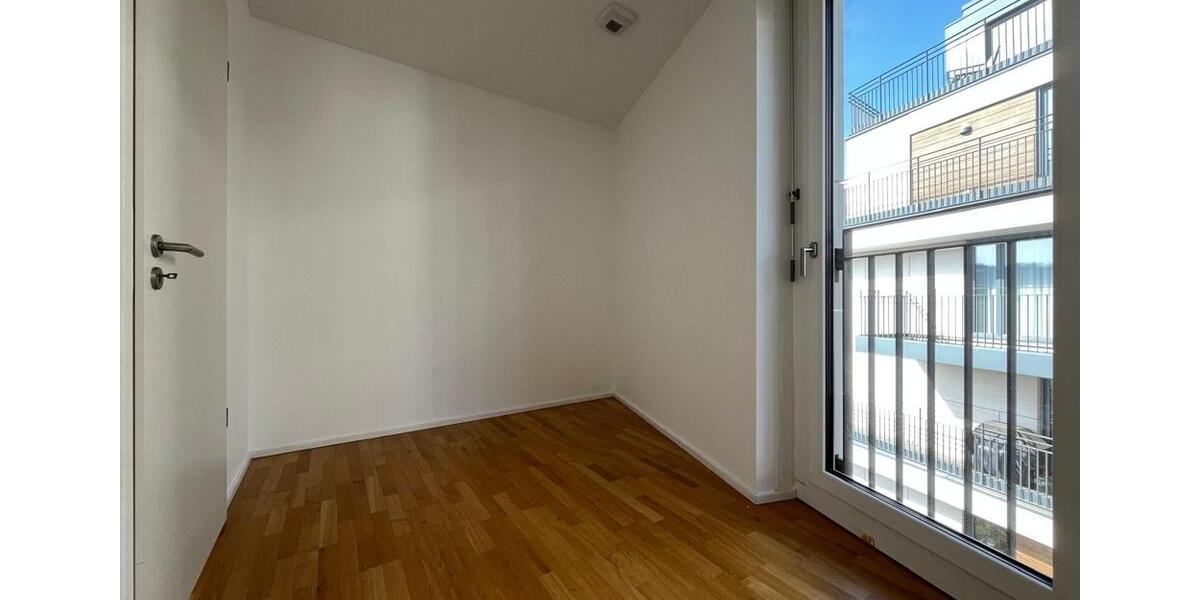 Etagenwohnung Stuttgart - 4 Zimmer, 135 m&sup2;, 2.076&euro; | Angebot:26068595