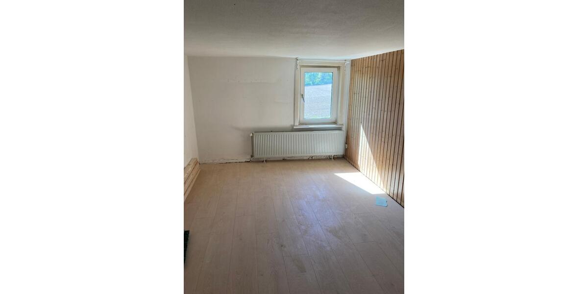 Etagenwohnung Blomberg - 6 Zimmer, 136 m&sup2;, 810&euro; | Angebot:26338796