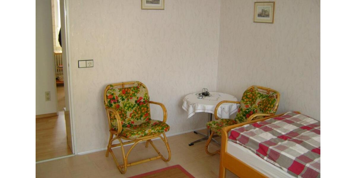 Möblierte 2 Zimmer-Terrassen-Wohnung, inkl. Stromkosten u. TV, in Dreieich-Sprendlingen 2 zimmer