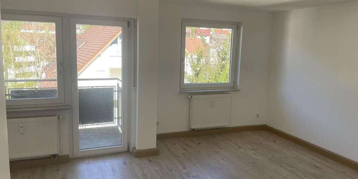 Etagenwohnung Schramberg - 4 Zimmer, 74 m&sup2;, 660&euro; | Angebot:27032812
