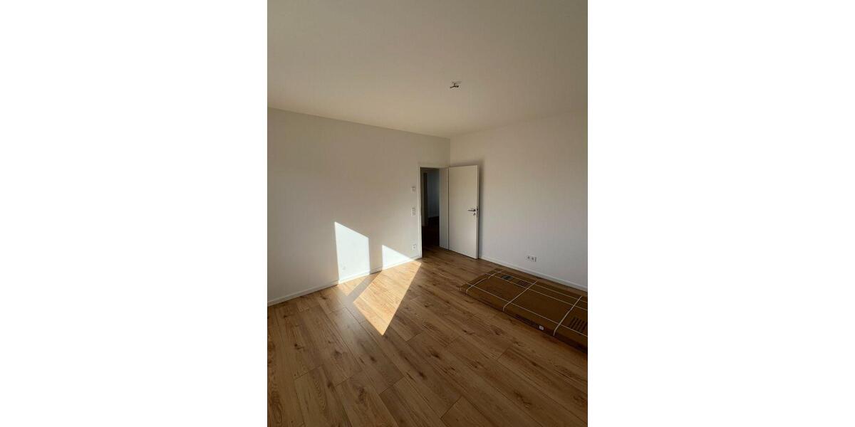 Kernsanierte 3 Zimmer-Wohnung mit Balkon in zentraler Lage 3 zimmer