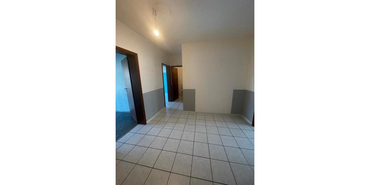 Etagenwohnung Schlüchtern - 3 Zimmer, 93 m&sup2;, 850&euro; | Angebot:25981872