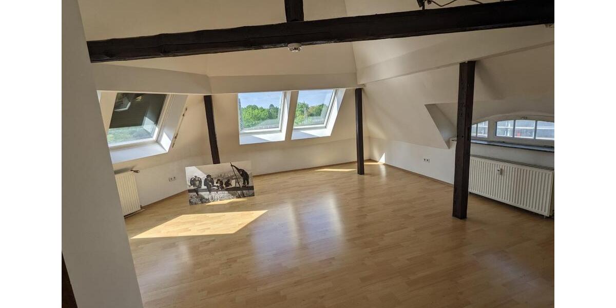 Dachgeschoßwohnung Bielefeld - 3.5 Zimmer, 100 m&sup2;, 850&euro; | Angebot:25903083