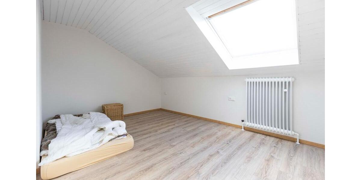Dachgeschoßwohnung Mühlacker - 2 Zimmer, 60 m&sup2;, 690&euro; | Angebot:24864968