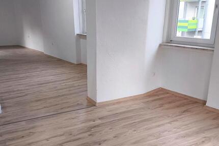 große 1 - 2 Zimmer Wohnung 75m2 in Pfersee zimmer