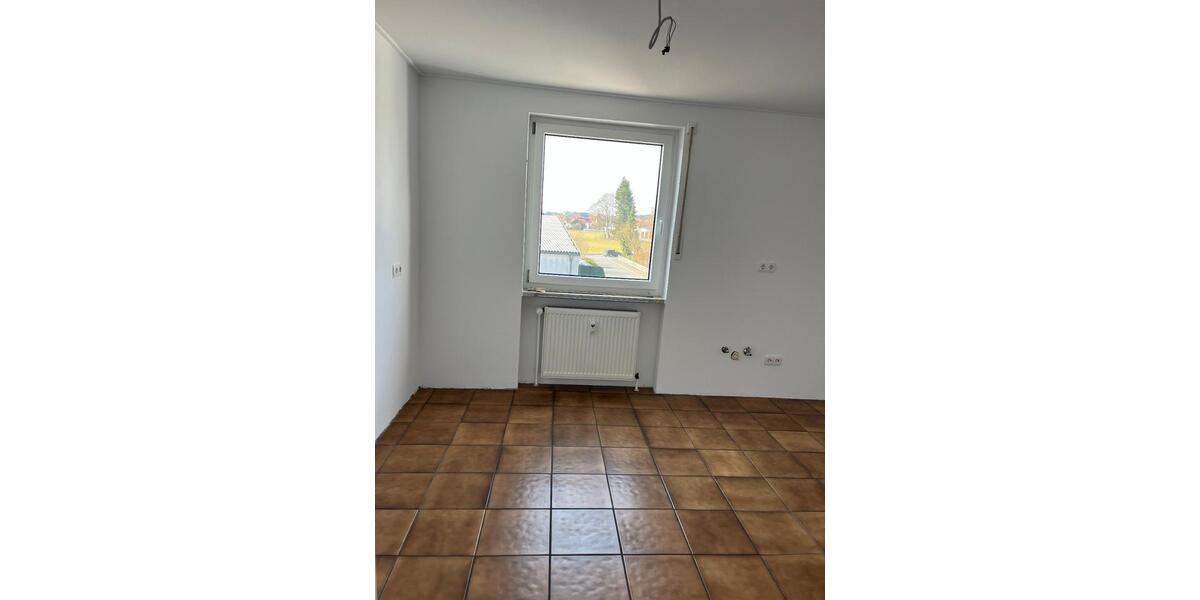 Dachgeschoßwohnung Speichersdorf - 3 Zimmer, 121 m&sup2;, 880&euro; | Angebot:26133097
