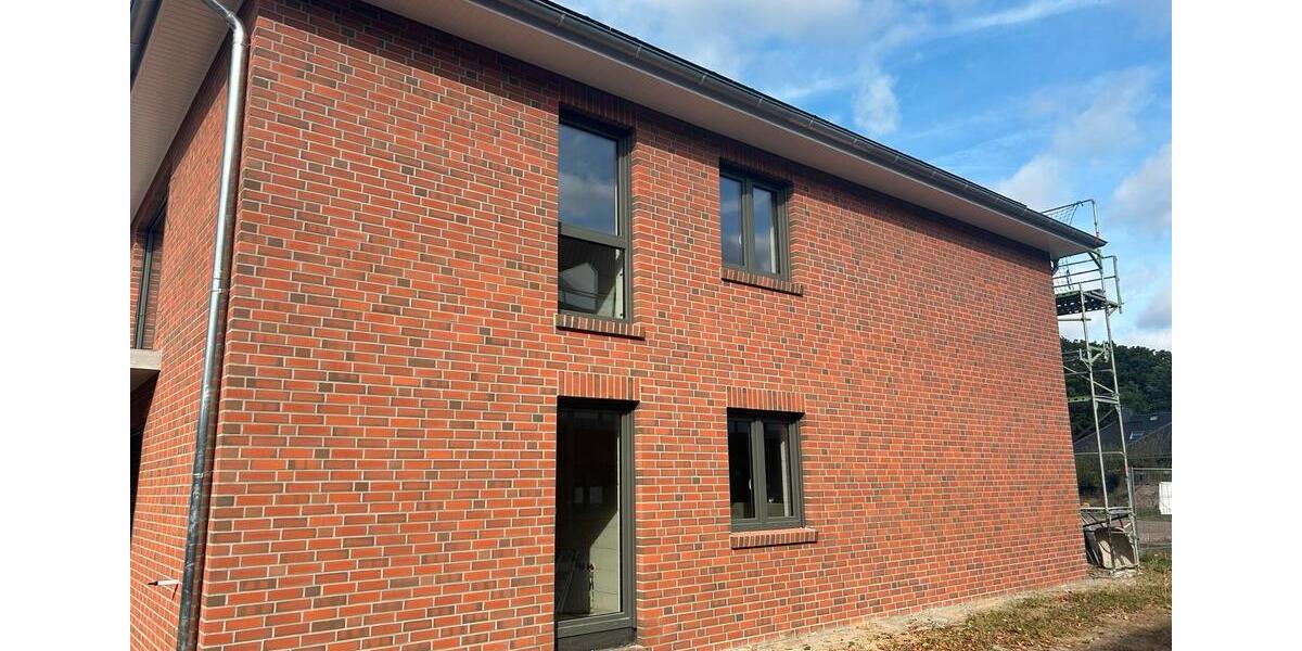 Dachgeschoßwohnung Nienburg (Weser) - 3 Zimmer, 90 m&sup2;, 1.350&euro; | Angebot:24353988