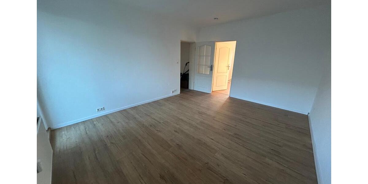 Zu Vermieten: 3-Zimmer-Wohnung mit EBK in RönnebeckFarge 3 zimmer