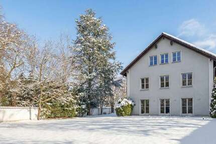 Haus Grünwald - 9 Zimmer, 322 m&sup2;, 6.950&euro; | Angebot:25122680