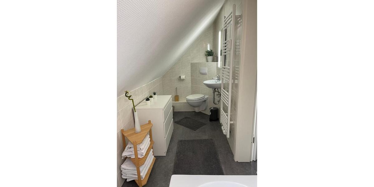 Dachgeschoßwohnung Bad Pyrmont - 2 Zimmer, 50 m&sup2;, 890&euro; | Angebot:26031893