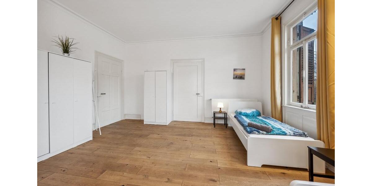 Wohnen auf Zeit Metzingen - 4 Zimmer, 140 m&sup2;, 140&euro; | Angebot:24841810