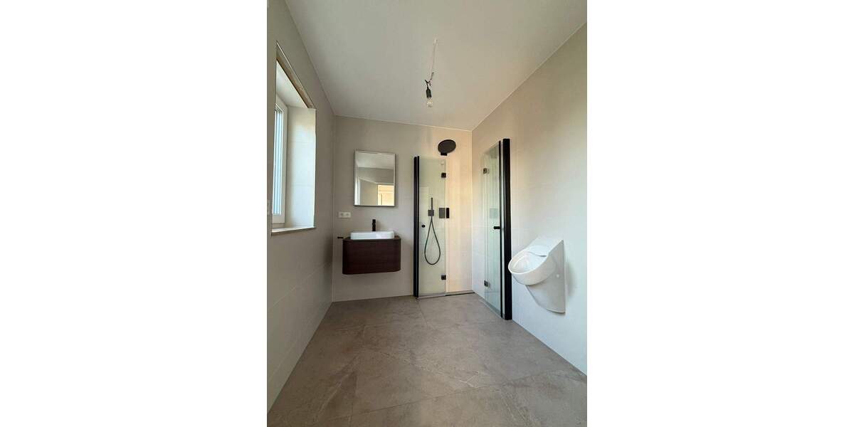 Etagenwohnung Bad Köstritz - 3 Zimmer, 130 m&sup2;, 1.700&euro; | Angebot:25662303