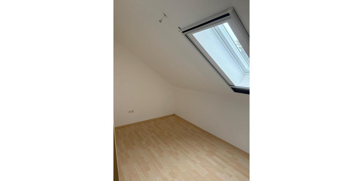 Dachgeschoßwohnung Ottrau - 4 Zimmer, 102 m&sup2;, 660&euro; | Angebot:25376534