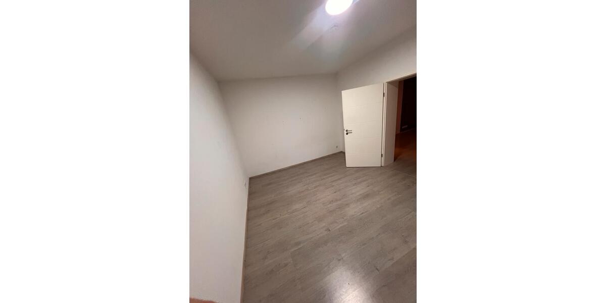 Etagenwohnung Schmalkalden - 4 Zimmer, 105 m&sup2;, 800&euro; | Angebot:24653789