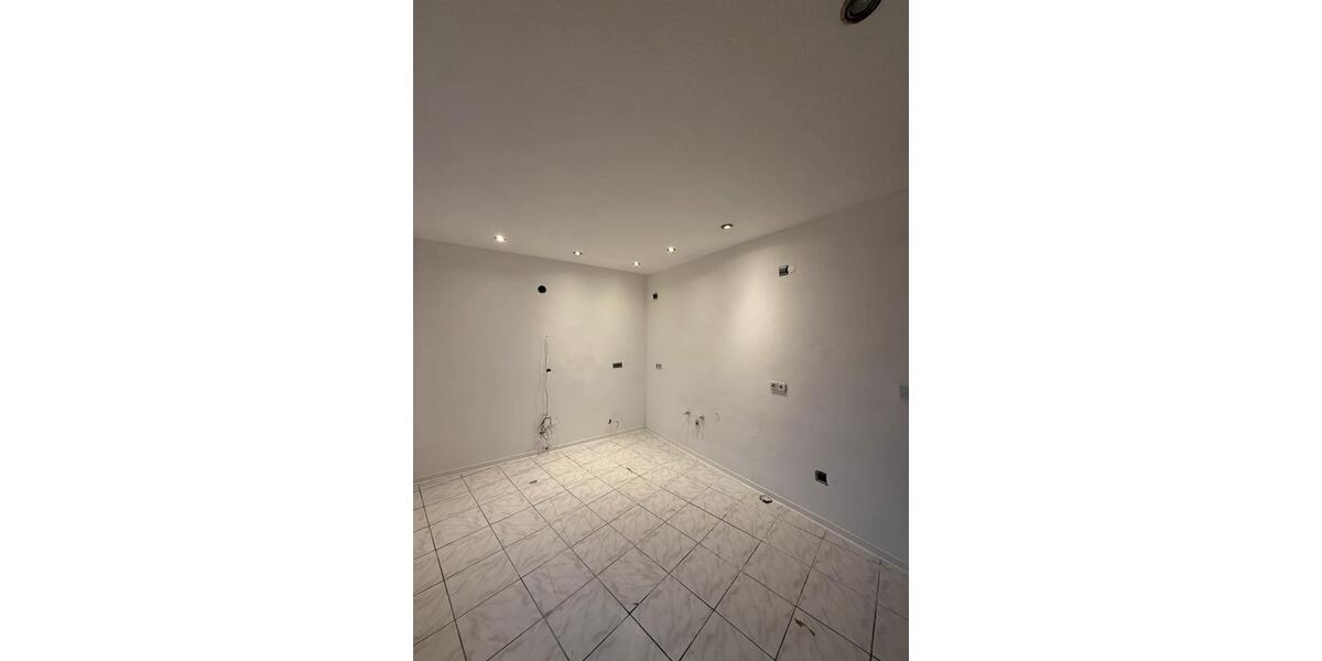 Einfamilienhaus mit 2 Ebenen zur Vermieten (Wohnung )stockheim 6 zimmer