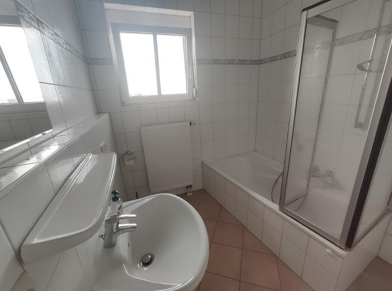 2 Zi. Wohnung mit LOGGIA und BALKON in Höchstadt SÜD