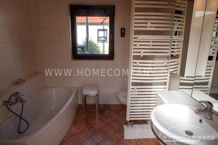 MöbliertFurnished Reihenhaushaus mit Grundstück in Dresden-Niedersedlitz max. 3 Personen zimmer