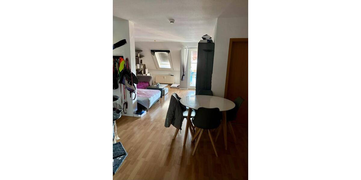 Dachgeschoßwohnung Schkopau - 3 Zimmer, 65 m&sup2;, 500&euro; | Angebot:26338494