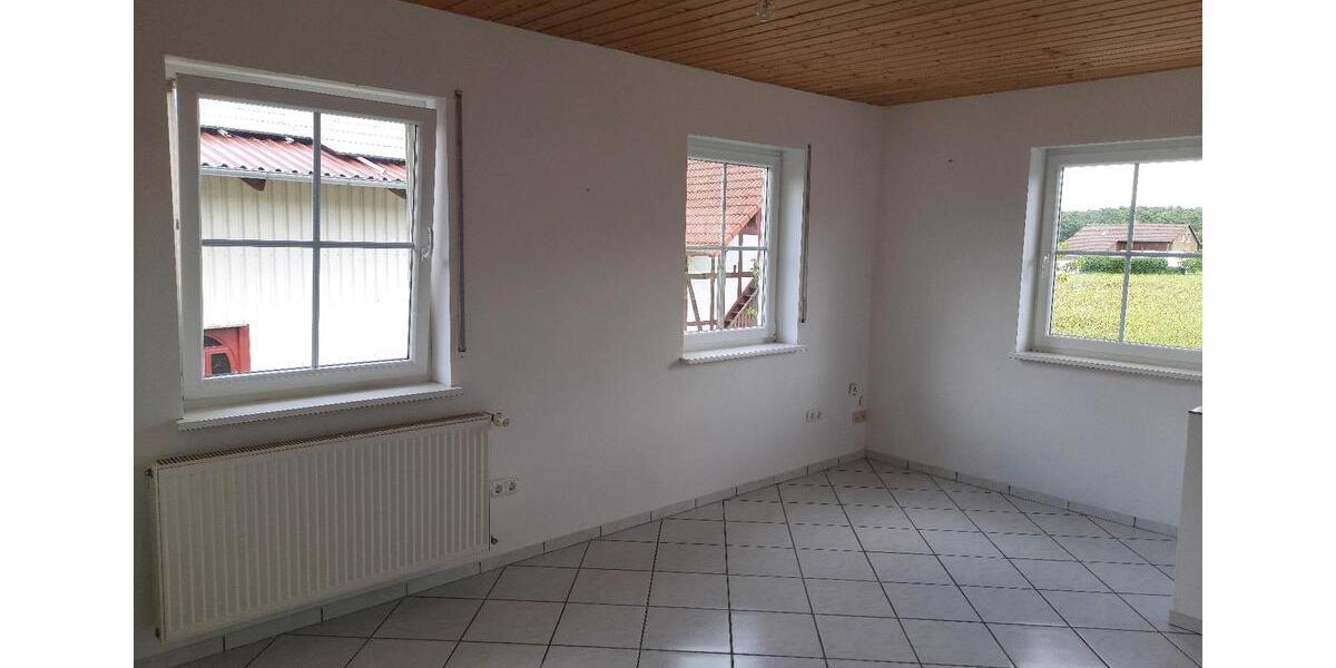 Dachgeschoßwohnung Bad Königshofen im Grabfeld - 6 Zimmer, 124 m&sup2;, 900&euro; | Angebot:26199518