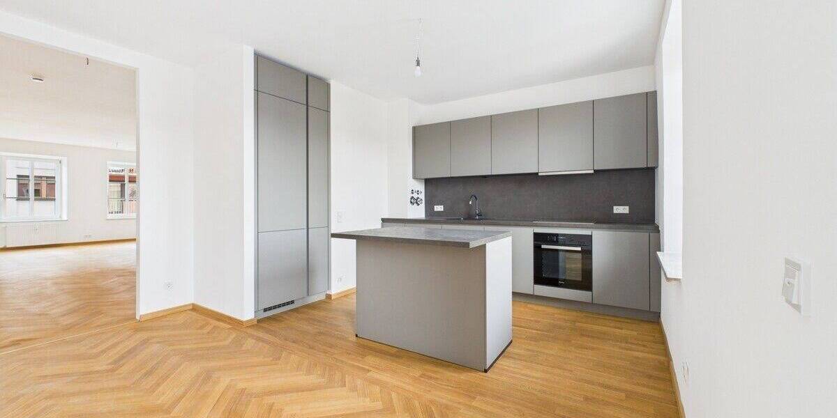 zum Erstbezug nach Sanierung: Exklusive 3,5Zimmer Wohnung mit Balkon direkt am Gärtnerplatz 3 zimmer
