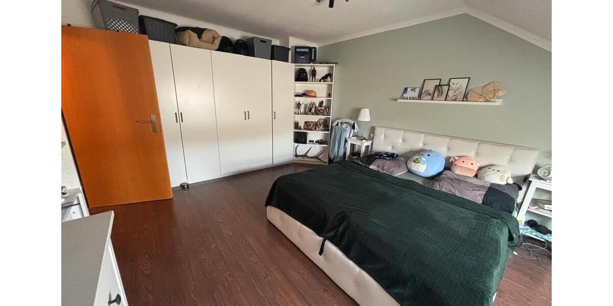 Etagenwohnung Langenfeld (Rheinland) - 2 Zimmer, 90 m&sup2;, 1.300&euro; | Angebot:25267830