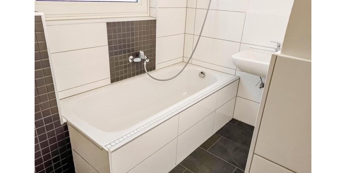 Etagenwohnung Mülheim an der Ruhr Heißen - 4 Zimmer, 80 m&sup2;, 699&euro; | Angebot:26023862