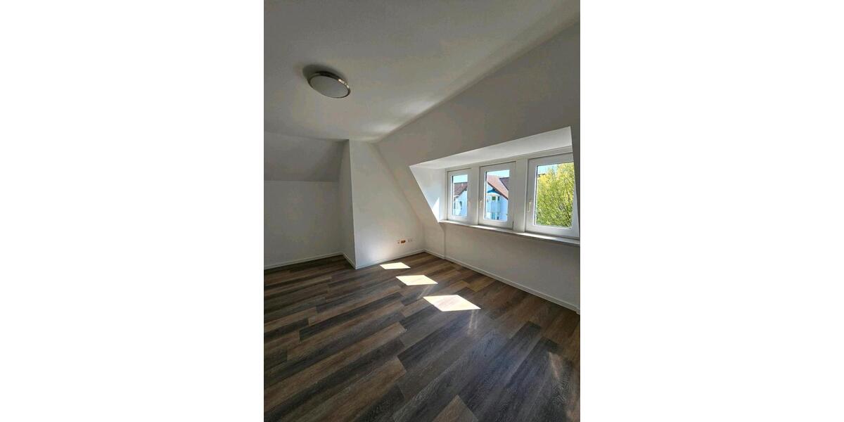 Doppelhaushälfte Spenge - 7 Zimmer, 200 m&sup2;, 1.800&euro; | Angebot:26481027