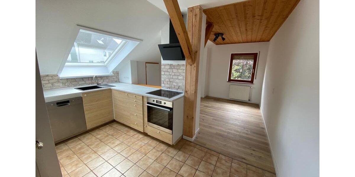 Dachgeschoßwohnung Altenglan - 4 Zimmer, 84 m&sup2;, 880&euro; | Angebot:26331350